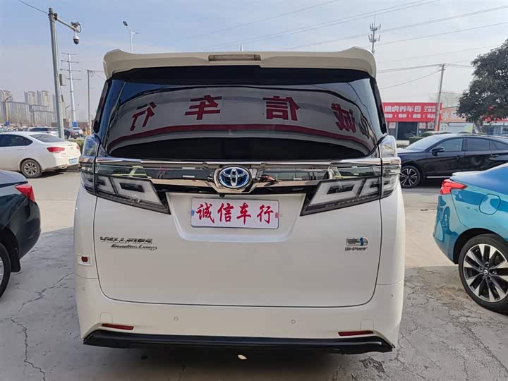 Фото 3 - Toyota Vellfire