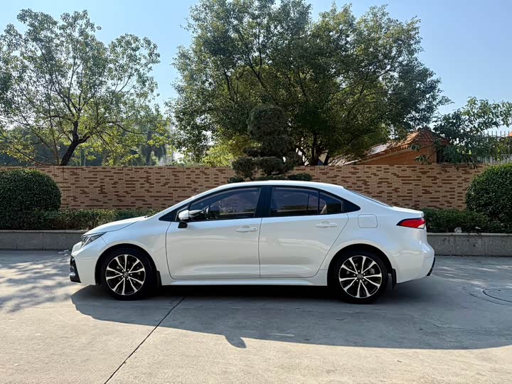 Фото 4 - Toyota Levin