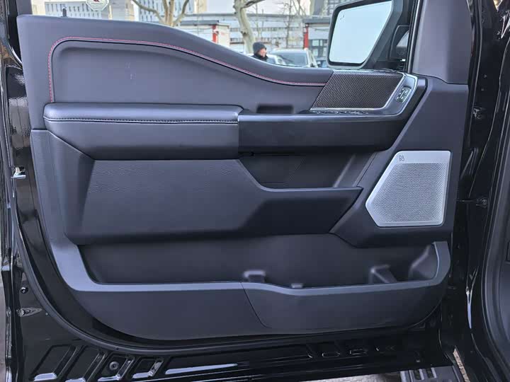 Фото 6 - Ford F-150 Raptor