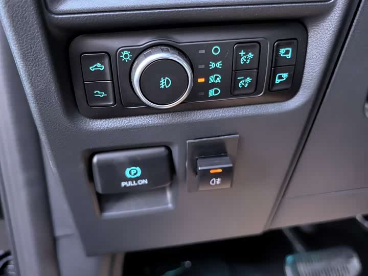 Фото 8 - Ford F-150 Raptor