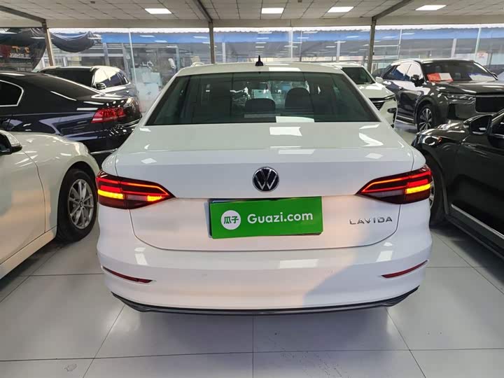 Фото 6 - Volkswagen Lavida