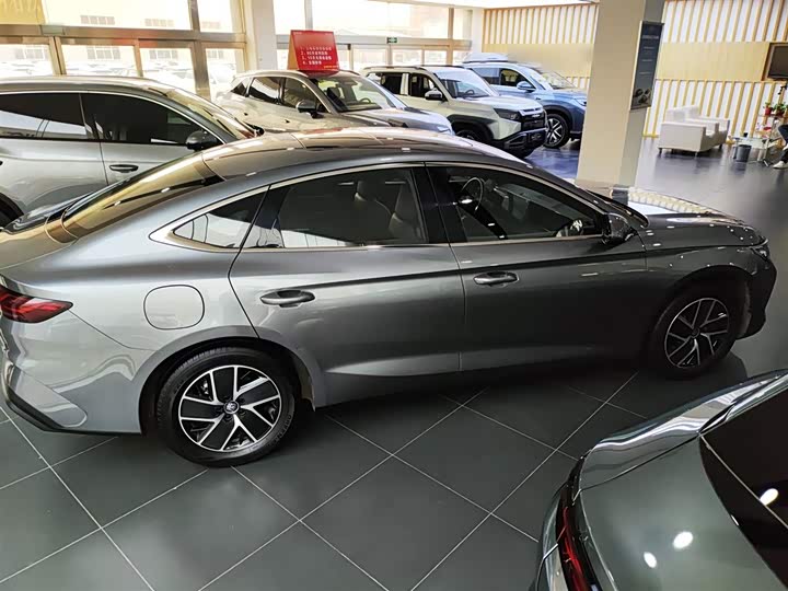 Фото 7 - BYD Qin L