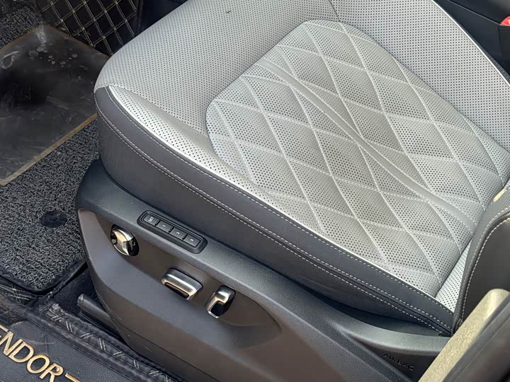 Фото 8 - Volkswagen Tavendor