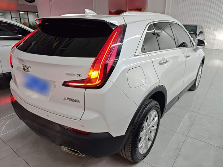Фото 7 - Cadillac XT4
