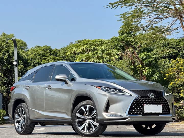 Фото 3 - Lexus RX