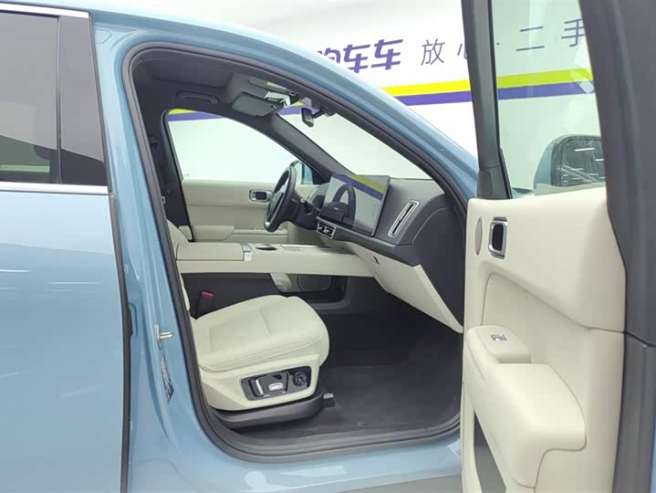 Фото 8 - LiXiang L7