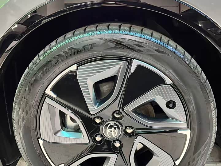 Фото 7 - Toyota bZ3