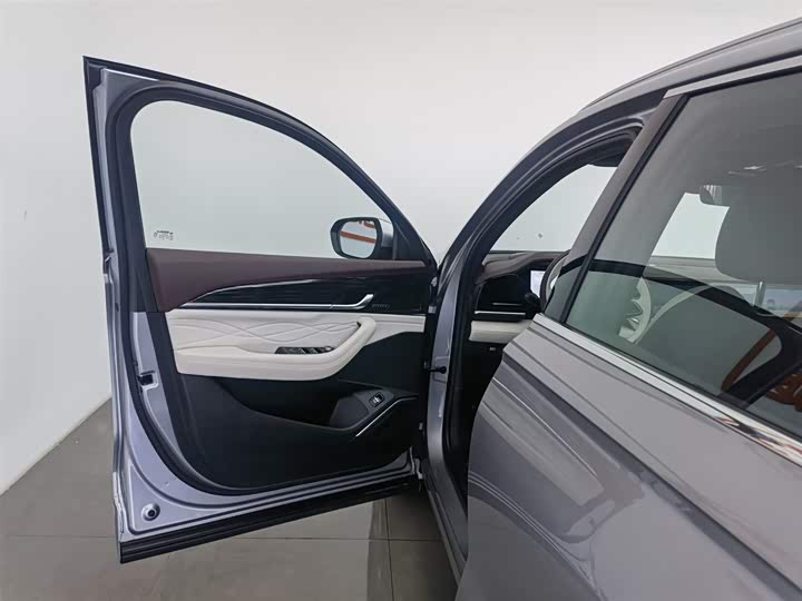 Фото 8 - Geely Monjaro