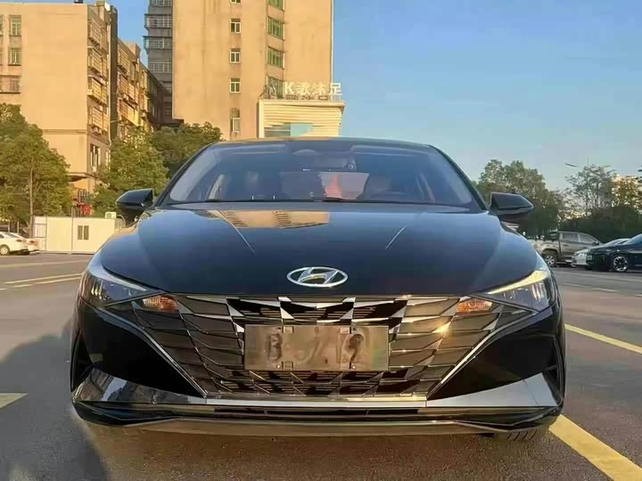 Фото 2 - Hyundai Elantra N line