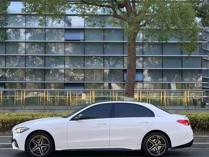 Фото 9 - Mercedes-Benz C-Class