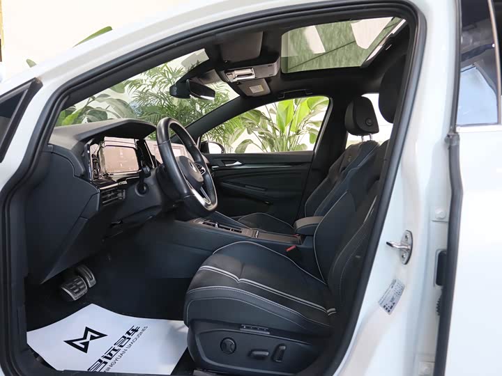 Фото 7 - Volkswagen Golf