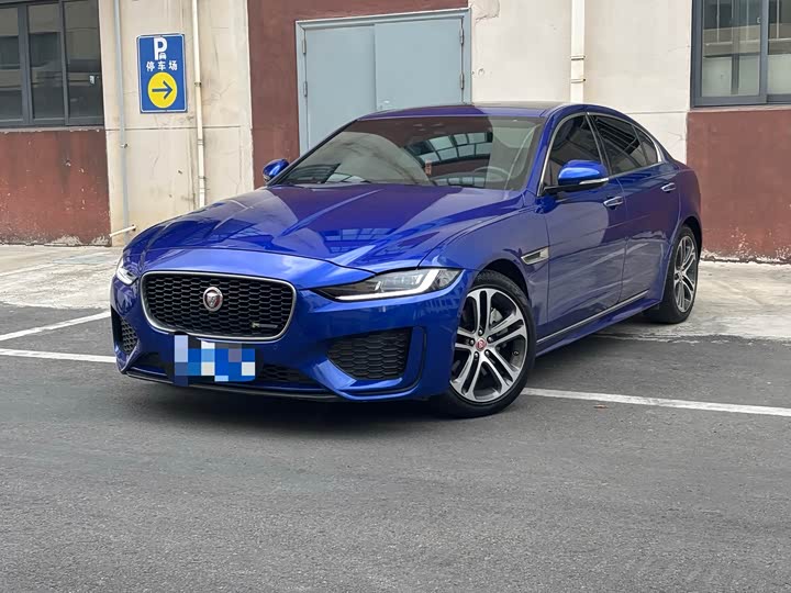 Фото 1 - Jaguar XE L