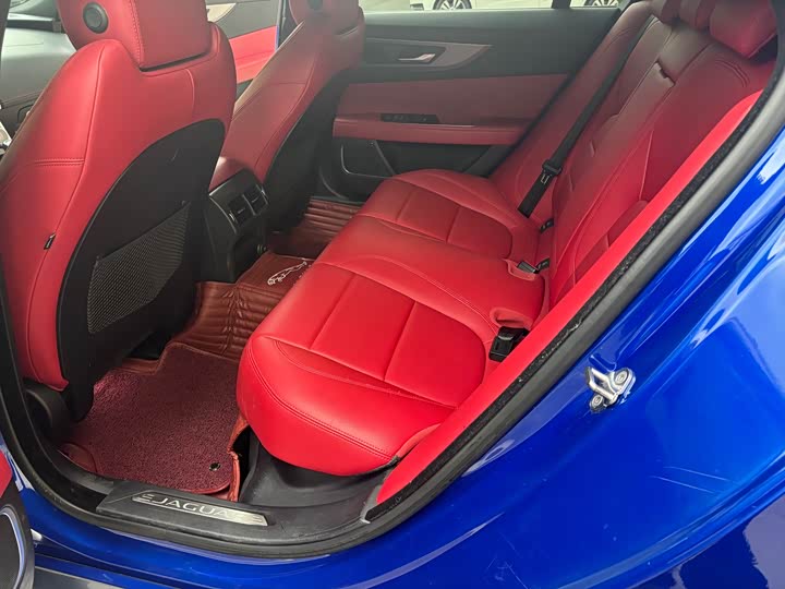 Фото 5 - Jaguar XE L