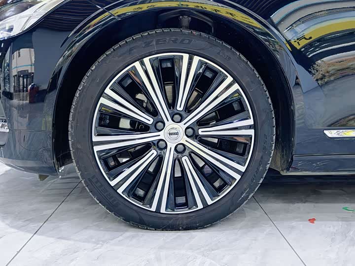 Фото 6 - Volvo S90