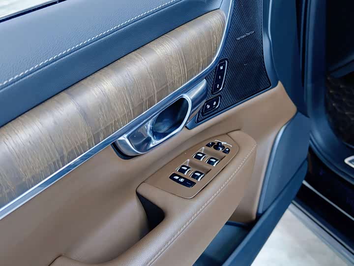 Фото 7 - Volvo S90