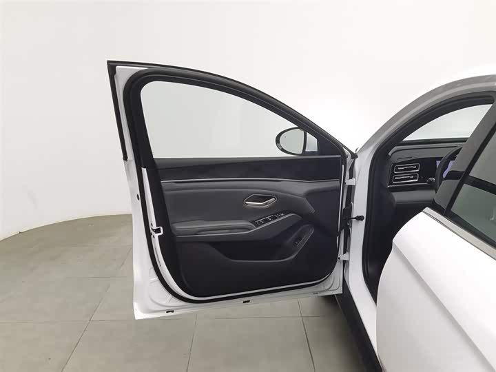 Фото 8 - BYD Qin L