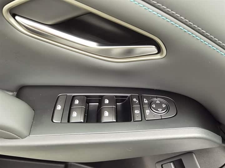 Фото 9 - BYD Qin L