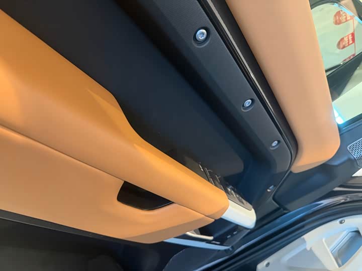 Фото 8 - Land Rover Defender