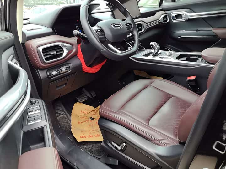 Фото 4 - Geely Okavango