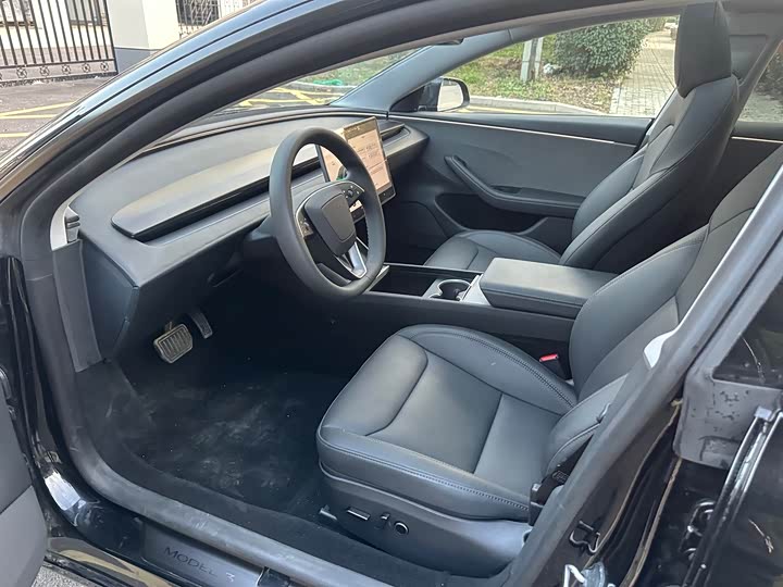 Фото 9 - Tesla Model 3