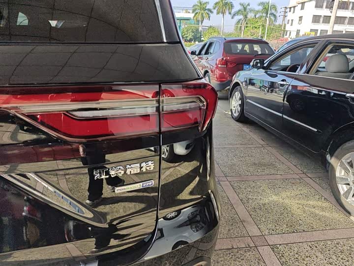 Фото 8 - Ford Equator