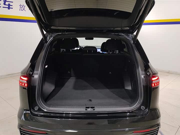 Фото 4 - Geely Monjaro