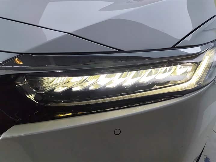 Фото 5 - Honda Accord