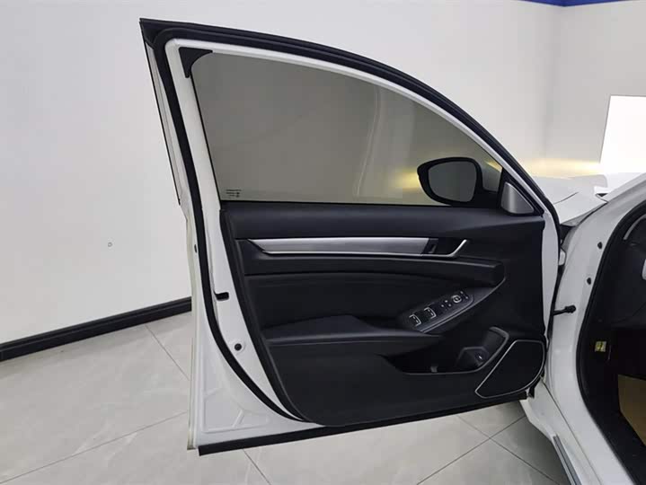 Фото 7 - Honda Accord