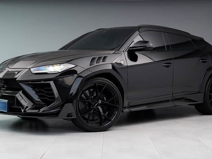 Фото 2 - Lamborghini Urus