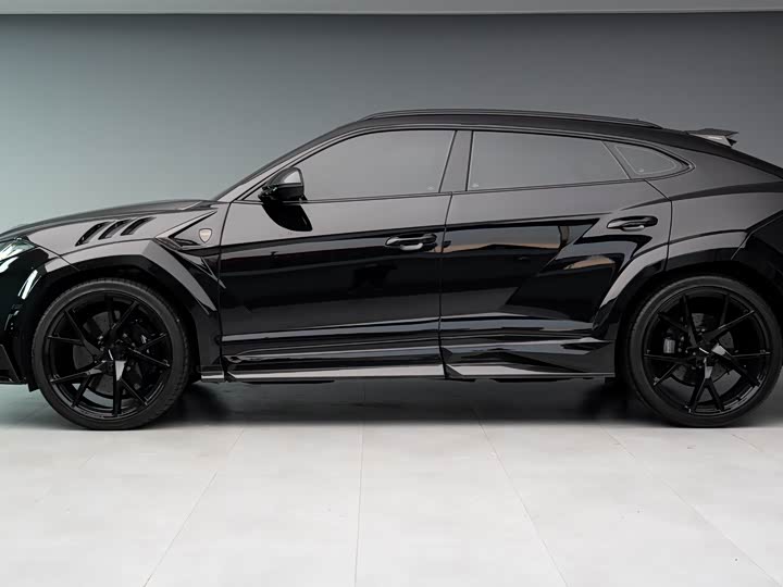 Фото 3 - Lamborghini Urus