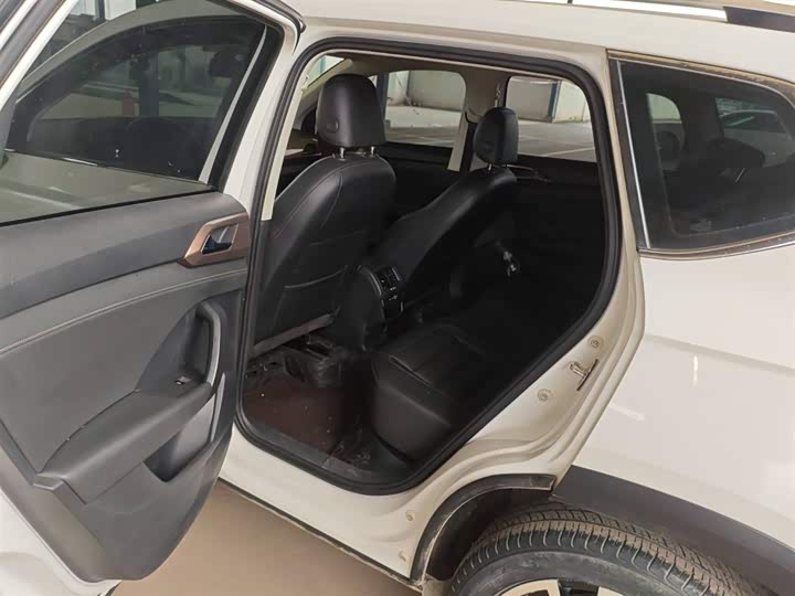 Фото 6 - Volkswagen Tharu