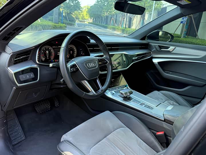 Фото 5 - Audi A6L