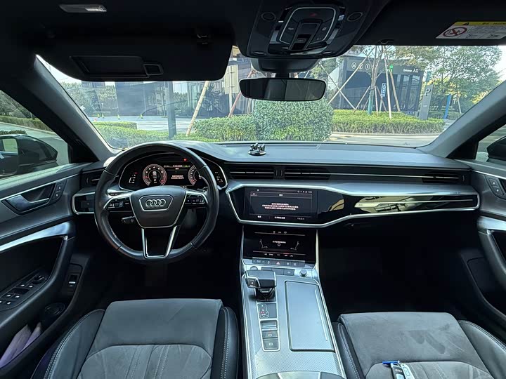 Фото 7 - Audi A6L