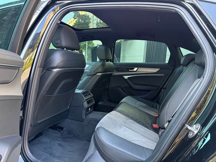 Фото 8 - Audi A6L