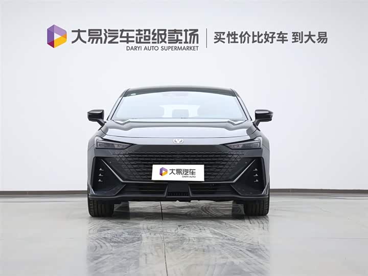 Фото 2 - Changan UNI-V Hybrid