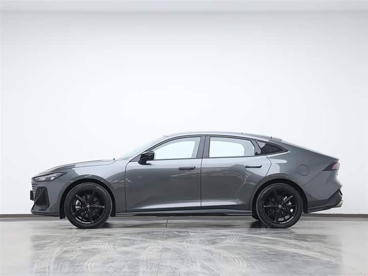 Фото 5 - Changan UNI-V Hybrid