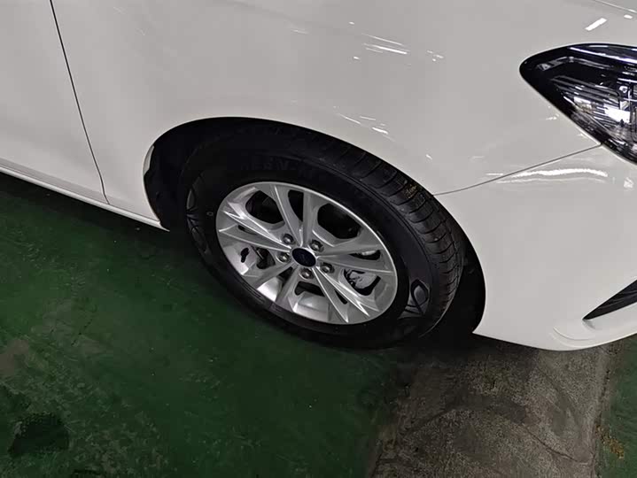 Фото 6 - Ford Escort