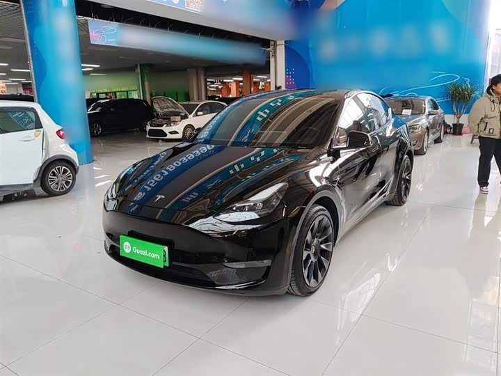 Фото 1 - Tesla Model Y