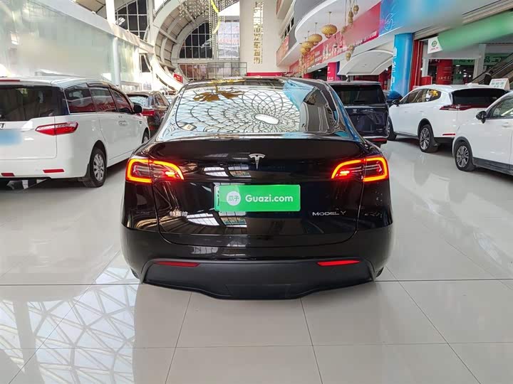 Фото 6 - Tesla Model Y