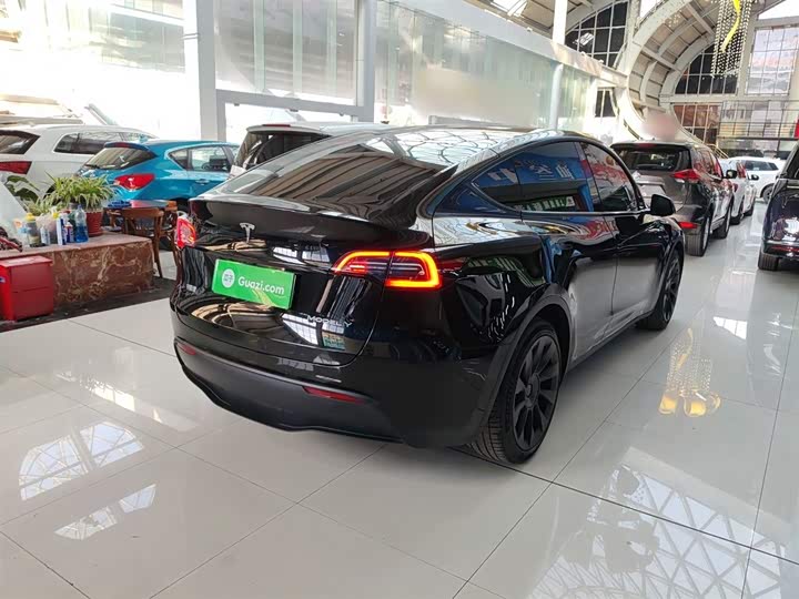 Фото 7 - Tesla Model Y