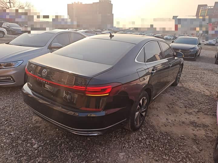 Фото 7 - Volkswagen Passat