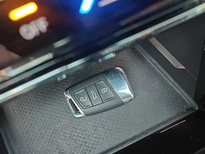 Фото 9 - Volkswagen Passat