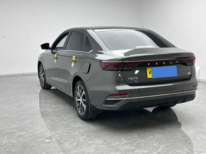 Фото 5 - Geely Emgrand