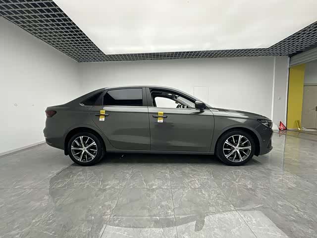 Фото 8 - Geely Emgrand