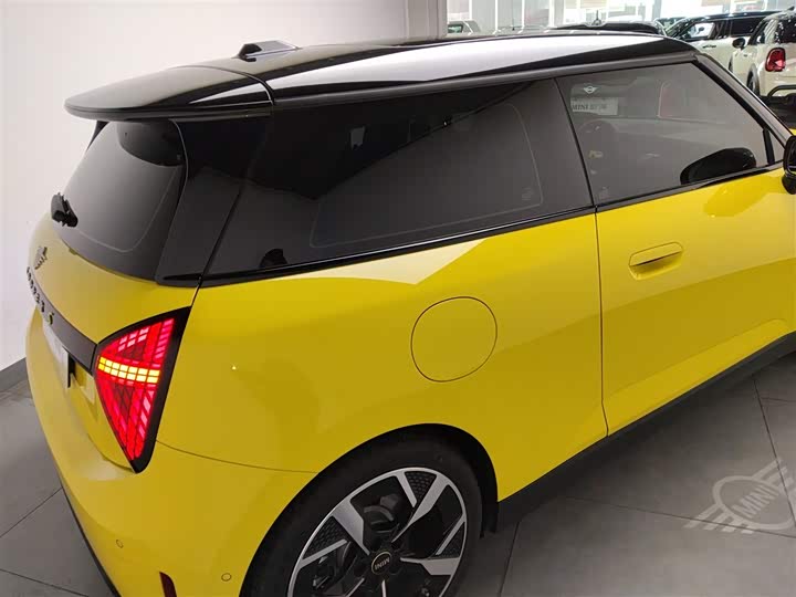 Фото 7 - Mini Cooper