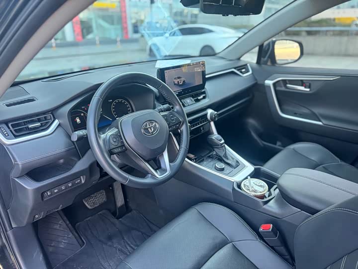 Фото 7 - Toyota Wildlander