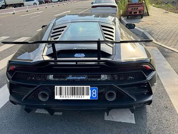 Фото 2 - Lamborghini Huracán
