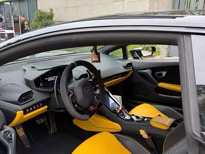 Фото 5 - Lamborghini Huracán