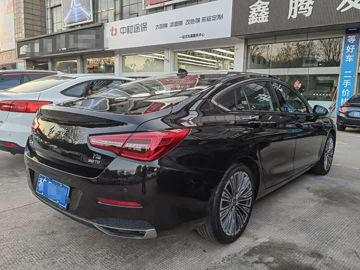 Фото 4 - Hongqi H5