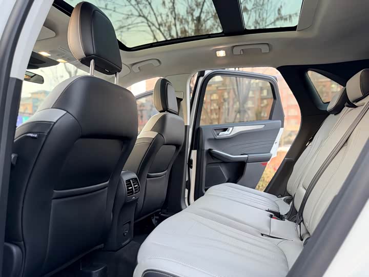 Фото 6 - Ford Escape